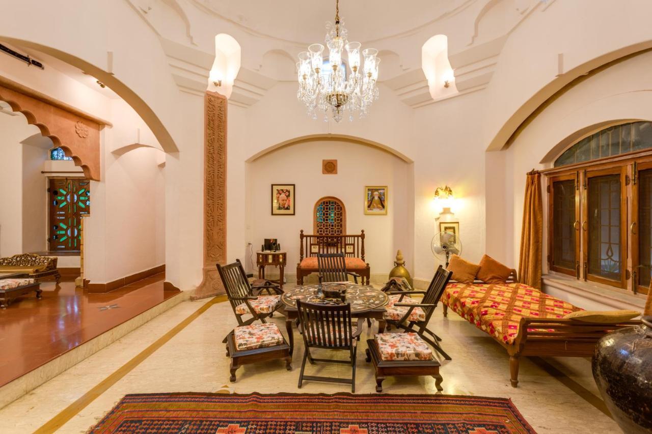 Hostie Chinar Haveli - Heritage Home With Pool, גורגאון מראה חיצוני תמונה
