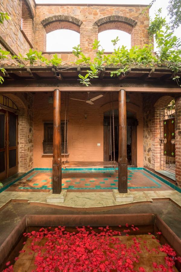 Hostie Chinar Haveli - Heritage Home With Pool, גורגאון מראה חיצוני תמונה