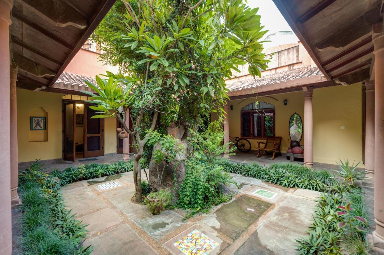 Hostie Chinar Haveli - Heritage Home With Pool, גורגאון מראה חיצוני תמונה