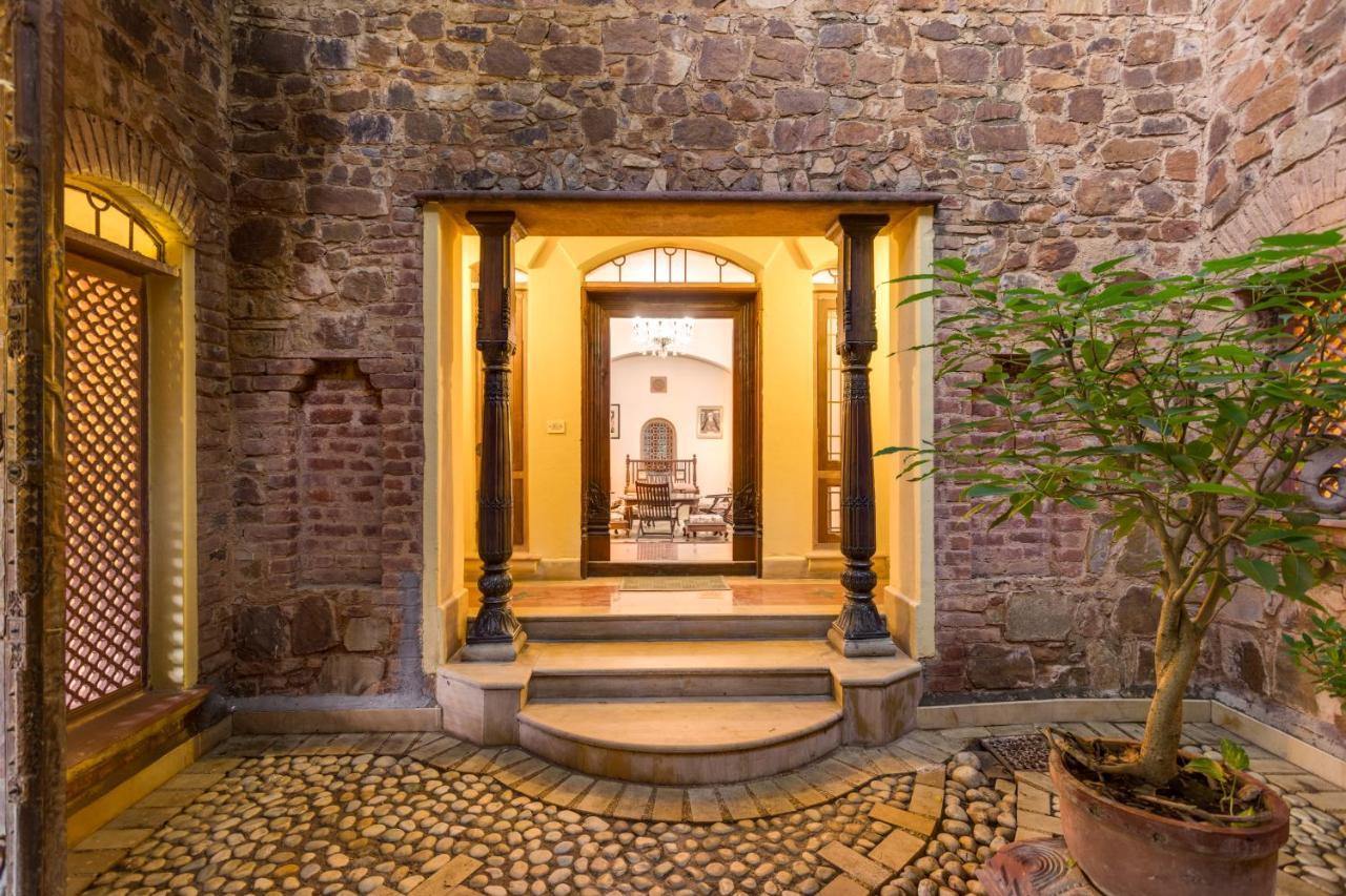 Hostie Chinar Haveli - Heritage Home With Pool, גורגאון מראה חיצוני תמונה